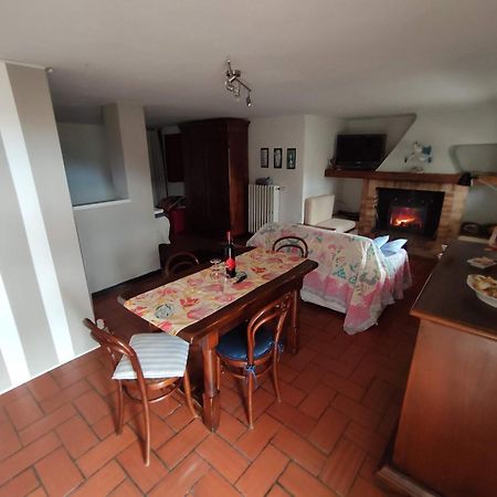 Independent Apartment With A Fabulous Patio - Casa Penny Cisano sul Neva Buitenkant foto