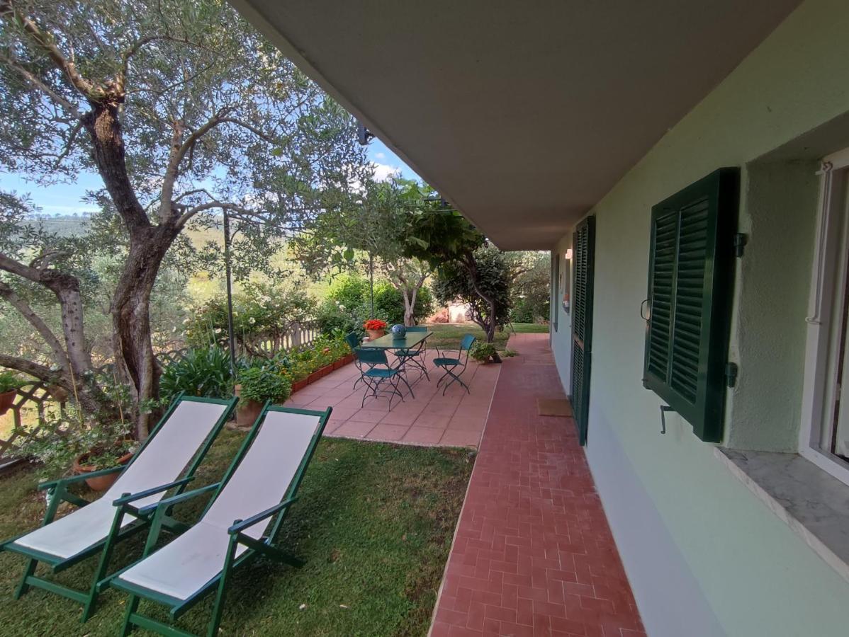 Independent Apartment With A Fabulous Patio - Casa Penny Cisano sul Neva Buitenkant foto